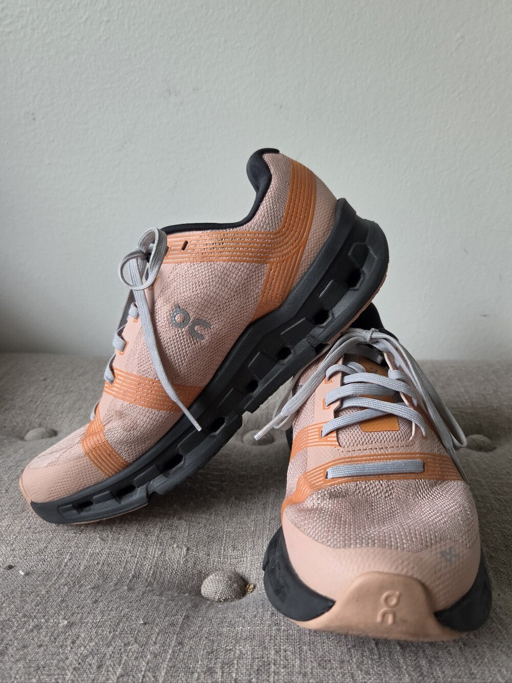 On Running Cloudgo Womens 7.5 Rose/Magnet